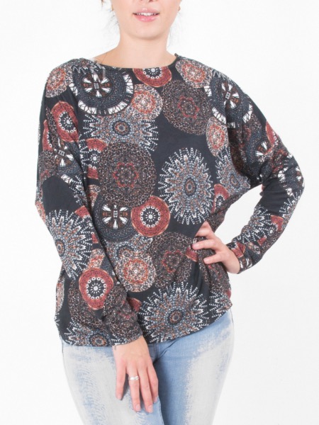 Pull ample original à col rond et motif mandala noir et rouille 