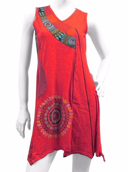 Robe rouge à motif de mandala ethnique