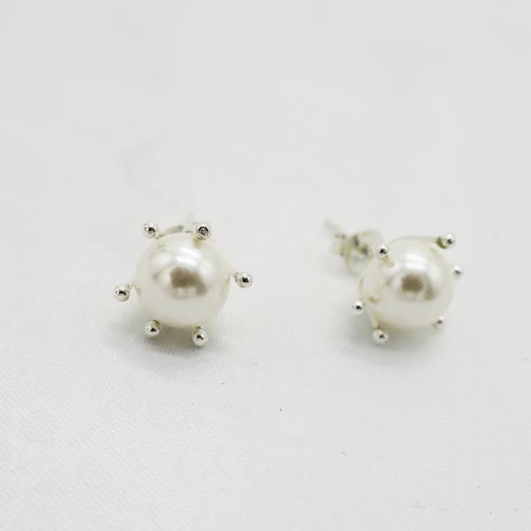 Boucles d'oreilles griffe avec perle