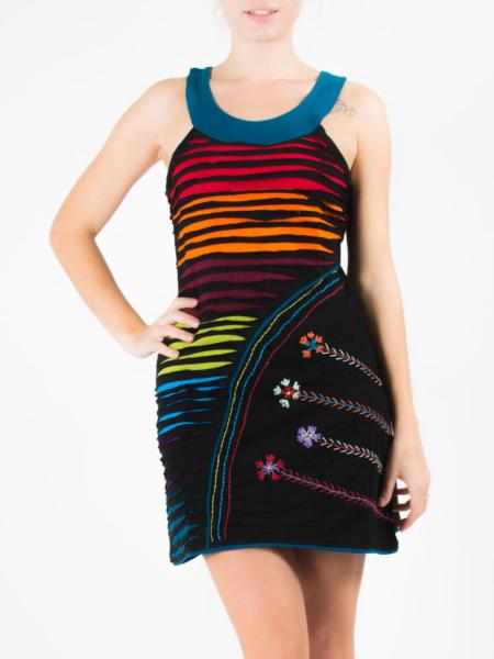 Robe noire à bretelles et griffure rainbow