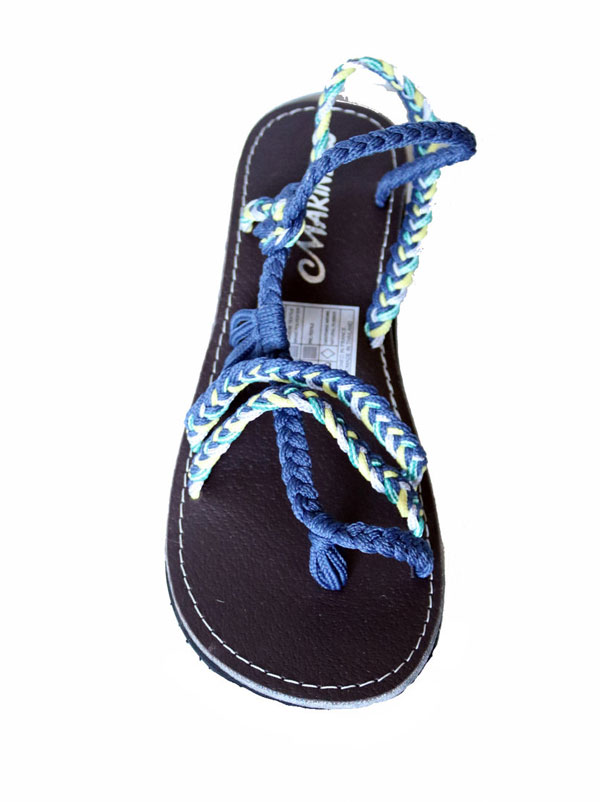 Sandales marron, bleu et jaune lanières tressés