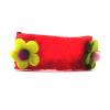 Bracelet en laine rouge avec fleurs