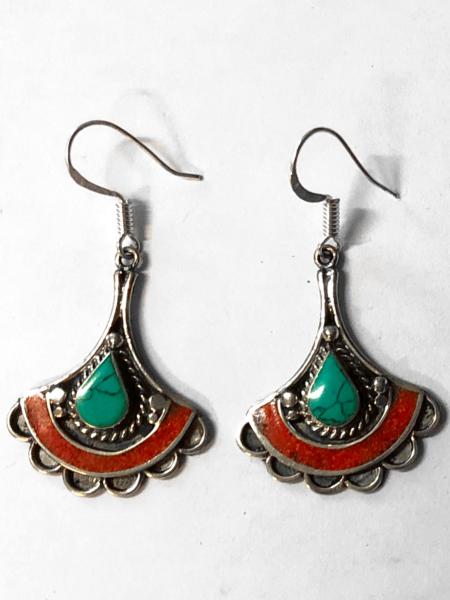 Boucles d'oreilles traditionnelles népalaises ethniques