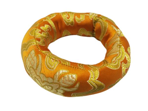 Petit coussin pour bol chantant orange motif ethnique doré Ø 7 cm