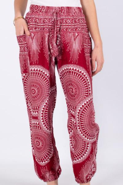 Pantalon bouffant rouge à motif mandala blanc