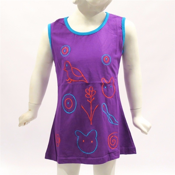 Robe courte violette avec animaux brodés