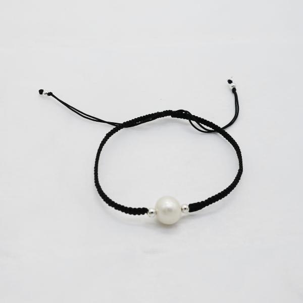 Bracelet tissé macramé avec perle