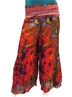 Pantalon palazzo rouge à motif de plume