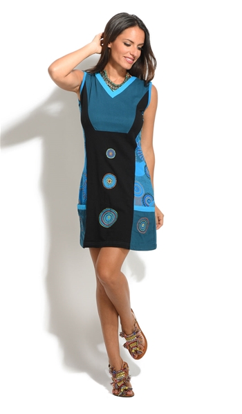 Robe noire et bleue originale au style ethnique