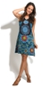 Robe bleue élégante à motif fleuri 