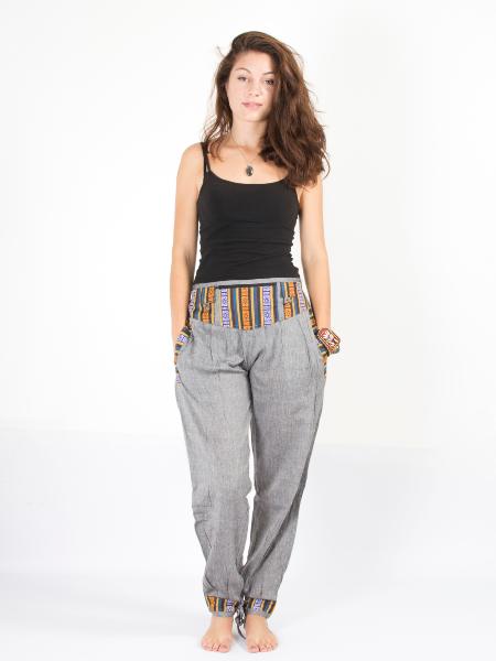 Pantalon gris coton brodé motif népalais