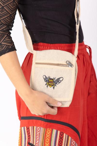 Petit sac en bandoulière en coton beige épais à motif abeille