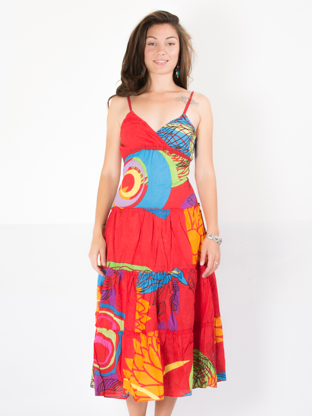 Robe aux couleurs vives et corsage dans le dos