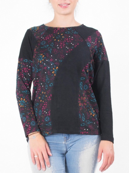 Pull original noir à col rond et motif floral et découpe graphique